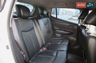 Хэтчбек Nissan Leaf 2013 в 