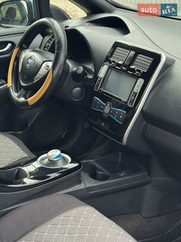 Хэтчбек Nissan Leaf 2015 в Золочеве