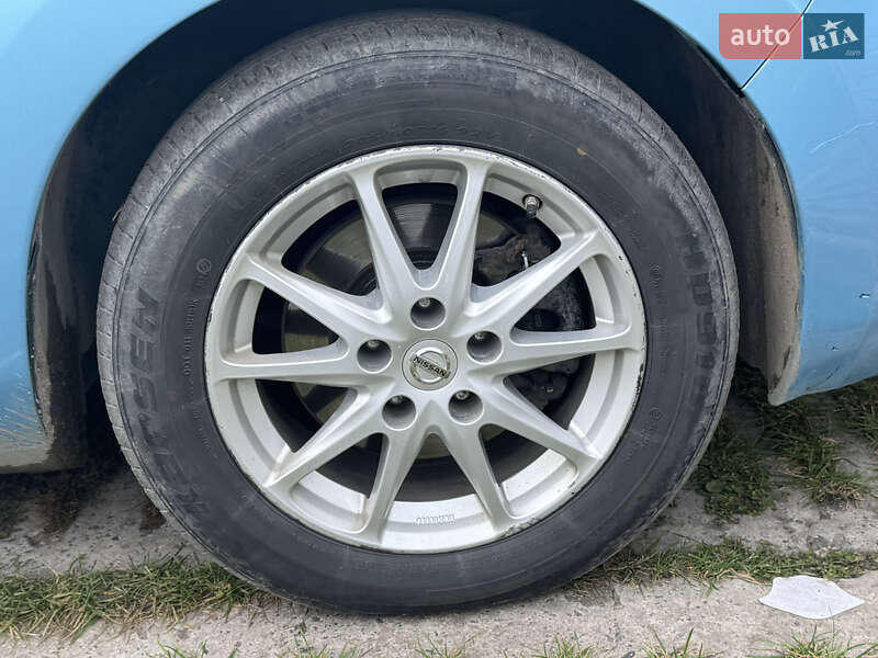 Хэтчбек Nissan Leaf 2015 в Золочеве