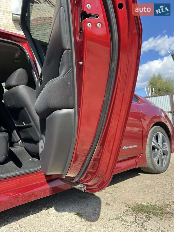 Хэтчбек Nissan Leaf 2018 в Харькове фото 25 Хэтчбек Nissan Leaf 2018 в Харькове