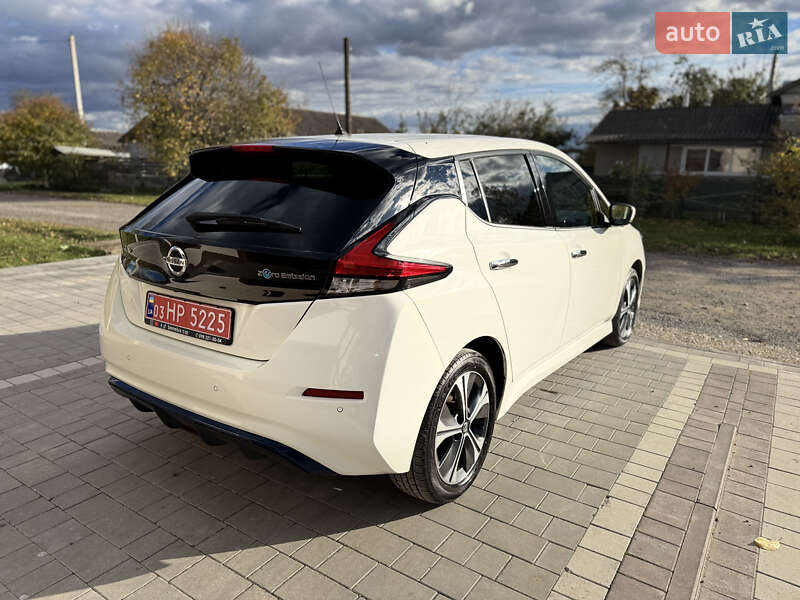 Хэтчбек Nissan Leaf 2020 в Хмельницком