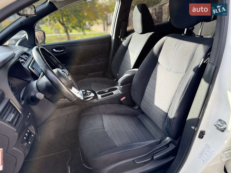 Хэтчбек Nissan Leaf 2020 в Хмельницком