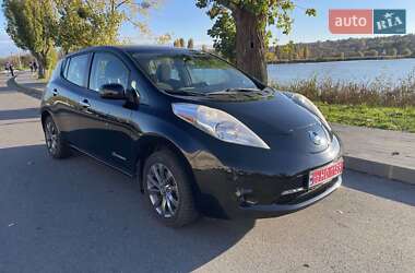 Хетчбек Nissan Leaf 2014 в  Хетчбек Nissan Leaf 2014 в