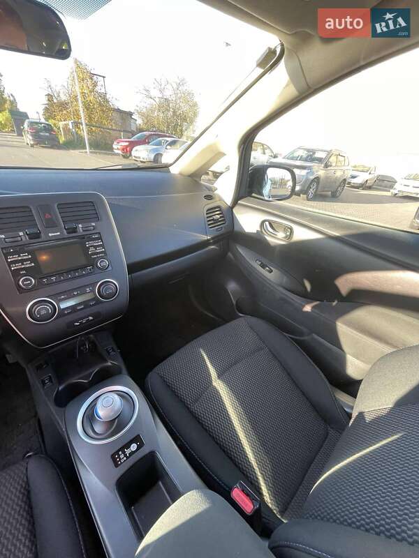 Хэтчбек Nissan Leaf 2014 в Киеве