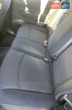 Хетчбек Nissan Leaf 2014 в  фото 18 Хетчбек Nissan Leaf 2014 в