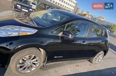 Хетчбек Nissan Leaf 2014 в  фото 8 Хетчбек Nissan Leaf 2014 в