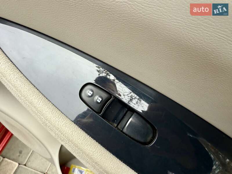 Хэтчбек Nissan Leaf 2012 в Одессе фото 44 Хэтчбек Nissan Leaf 2012 в Одессе