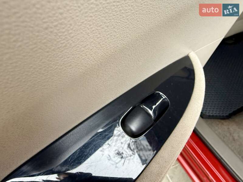 Хэтчбек Nissan Leaf 2012 в Одессе фото 66 Хэтчбек Nissan Leaf 2012 в Одессе