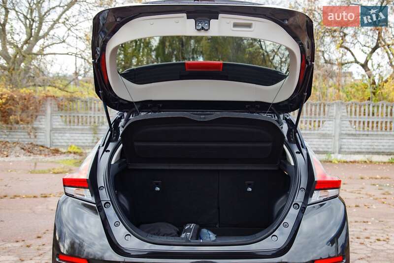 Хетчбек Nissan Leaf 2023 в Бердичеві