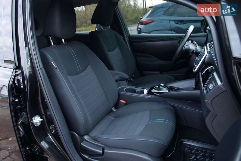 Хетчбек Nissan Leaf 2023 в Бердичеві