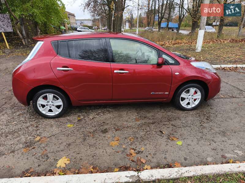 Хэтчбек Nissan Leaf 2011 в Прилуках фото 6 Хэтчбек Nissan Leaf 2011 в Прилуках