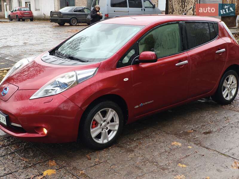 Хэтчбек Nissan Leaf 2011 в Прилуках фото 7 Хэтчбек Nissan Leaf 2011 в Прилуках