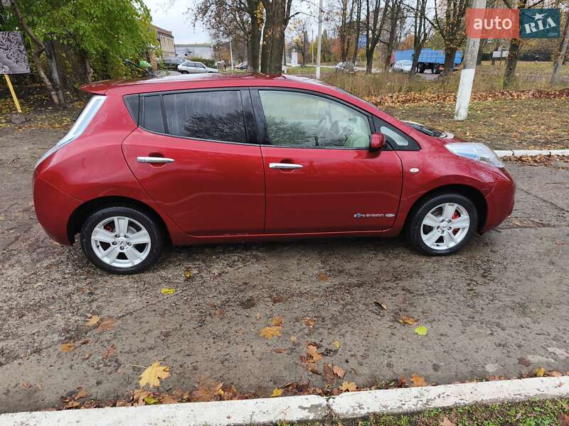 Хэтчбек Nissan Leaf 2011 в Прилуках фото 10 Хэтчбек Nissan Leaf 2011 в Прилуках