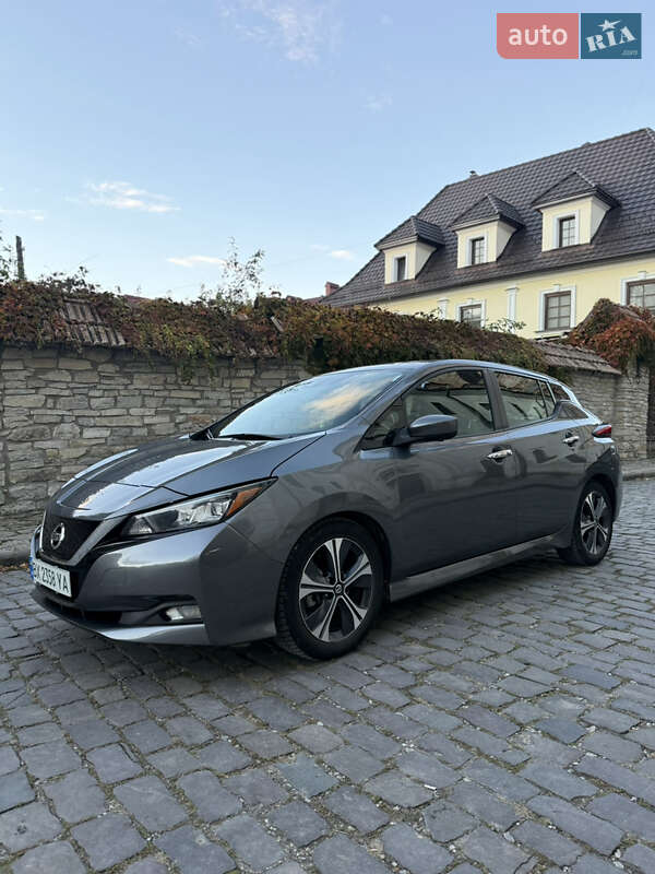 Хэтчбек Nissan Leaf 2020 в Каменец-Подольском