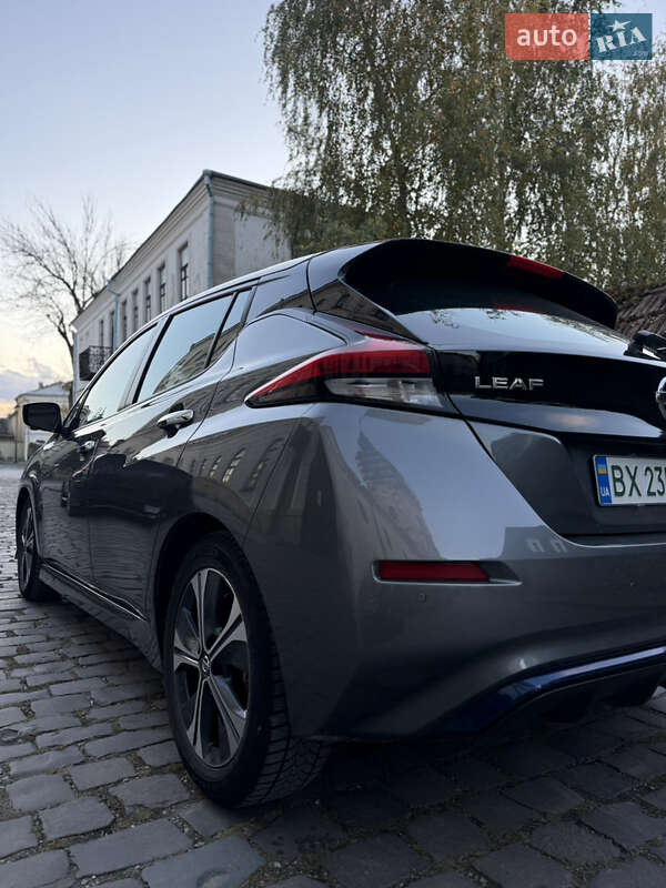 Хэтчбек Nissan Leaf 2020 в Каменец-Подольском