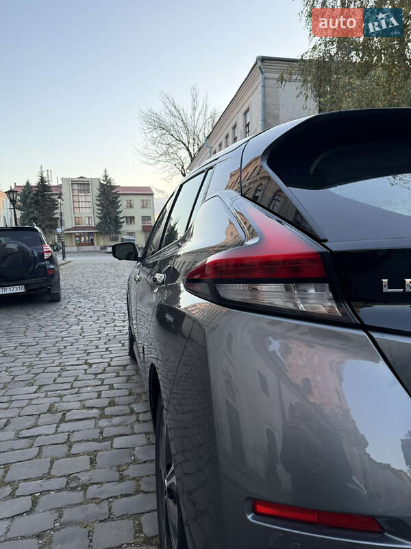 Хэтчбек Nissan Leaf 2020 в Каменец-Подольском