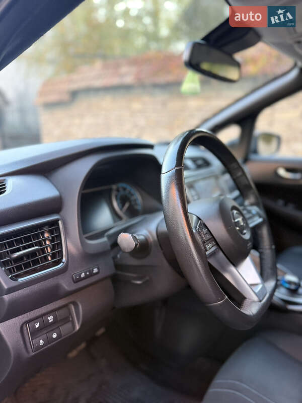 Хэтчбек Nissan Leaf 2020 в Каменец-Подольском