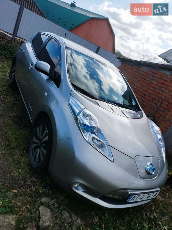 Хэтчбек Nissan Leaf 2013 в Каменец-Подольском фото 5 Хэтчбек Nissan Leaf 2013 в Каменец-Подольском