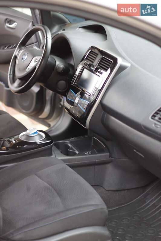 Хэтчбек Nissan Leaf 2016 в Днепре фото 16 Хэтчбек Nissan Leaf 2016 в Днепре