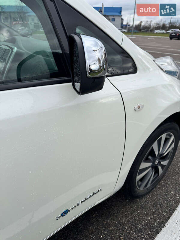 Хэтчбек Nissan Leaf 2015 в Житомире фото 7 Хэтчбек Nissan Leaf 2015 в Житомире