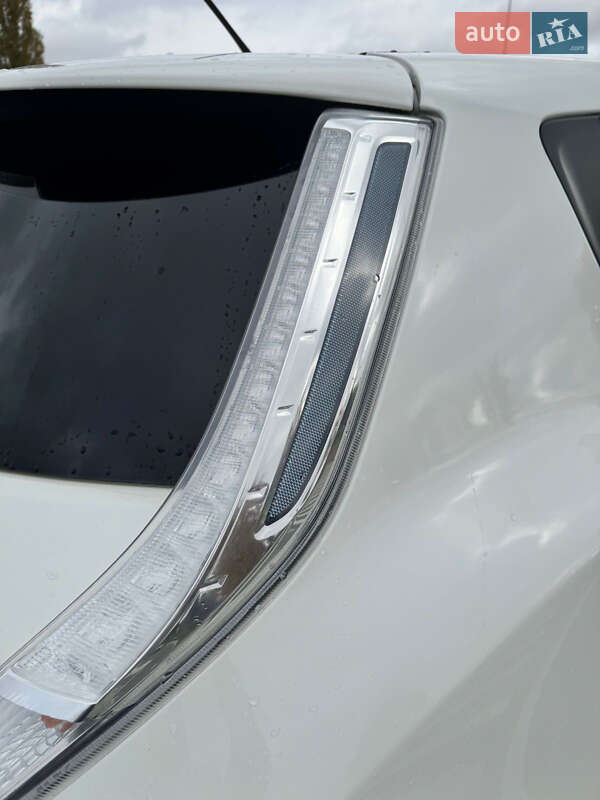 Хэтчбек Nissan Leaf 2015 в Житомире фото 17 Хэтчбек Nissan Leaf 2015 в Житомире