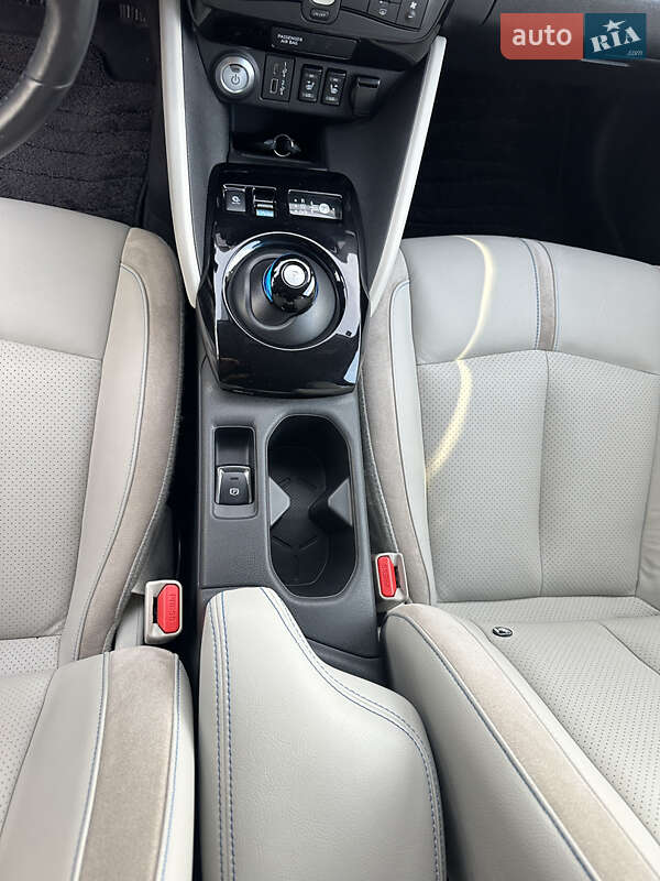 Хэтчбек Nissan Leaf 2021 в Долине