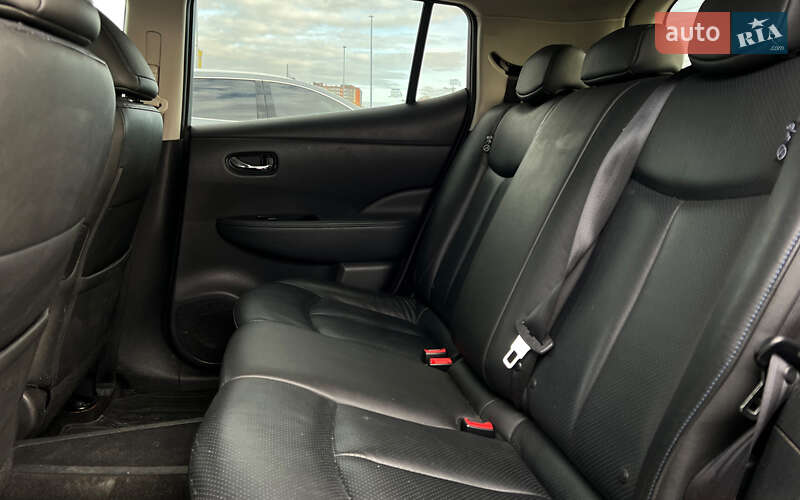 Хэтчбек Nissan Leaf 2015 в Львове