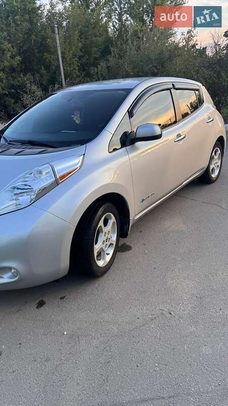 Хэтчбек Nissan Leaf 2016 в Харькове