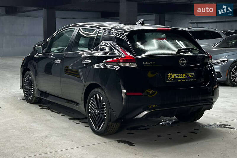 Хетчбек Nissan Leaf 2022 в Чернівцях