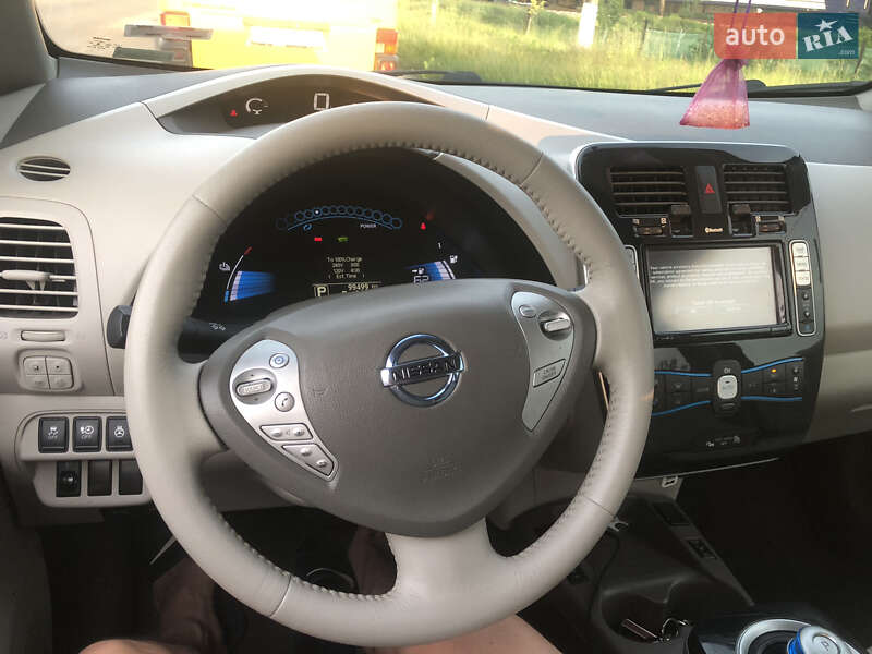 Хетчбек Nissan Leaf 2012 в Любомлі