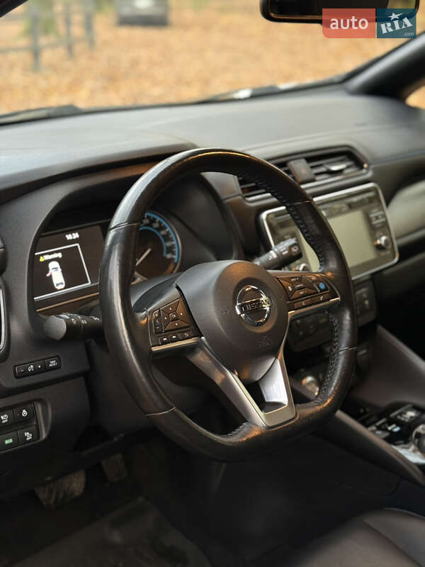 Хэтчбек Nissan Leaf 2018 в Бродах фото 15 Хэтчбек Nissan Leaf 2018 в Бродах