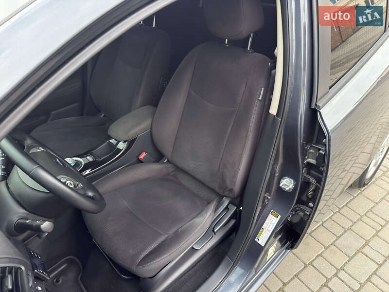 Хэтчбек Nissan Leaf 2013 в Одессе фото 6 Хэтчбек Nissan Leaf 2013 в Одессе