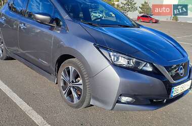 Хэтчбек Nissan Leaf 2019 в Николаеве