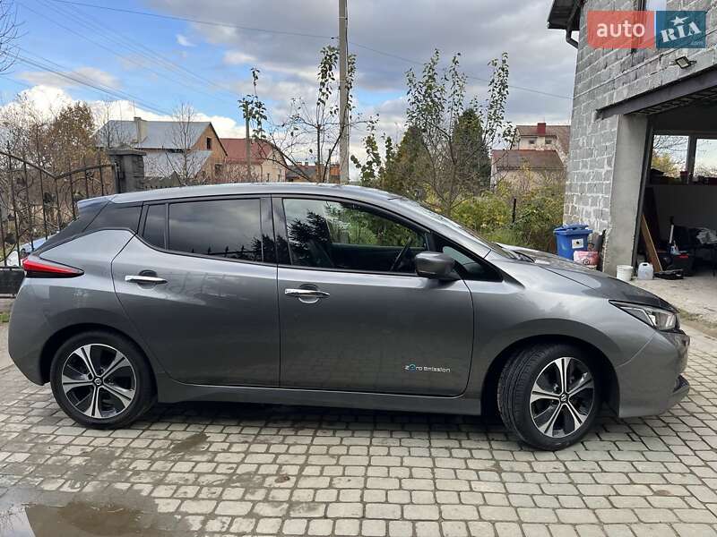 Хэтчбек Nissan Leaf 2018 в Львове