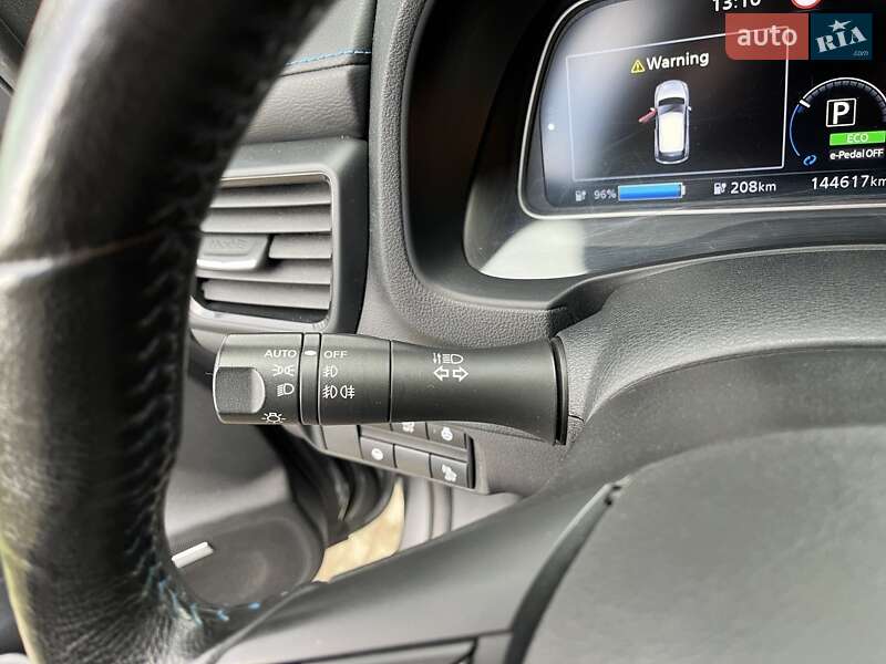 Хэтчбек Nissan Leaf 2018 в Львове