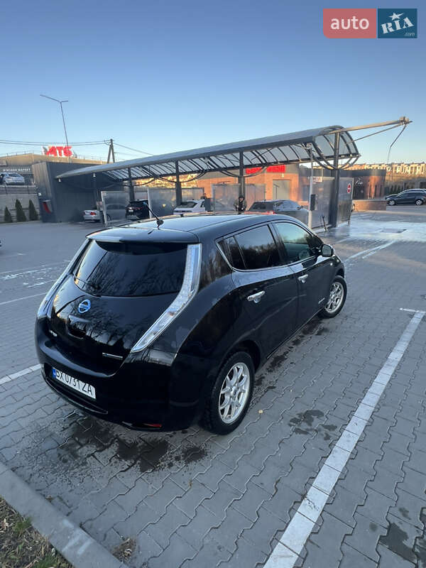 Хетчбек Nissan Leaf 2013 в Хмельницькому
