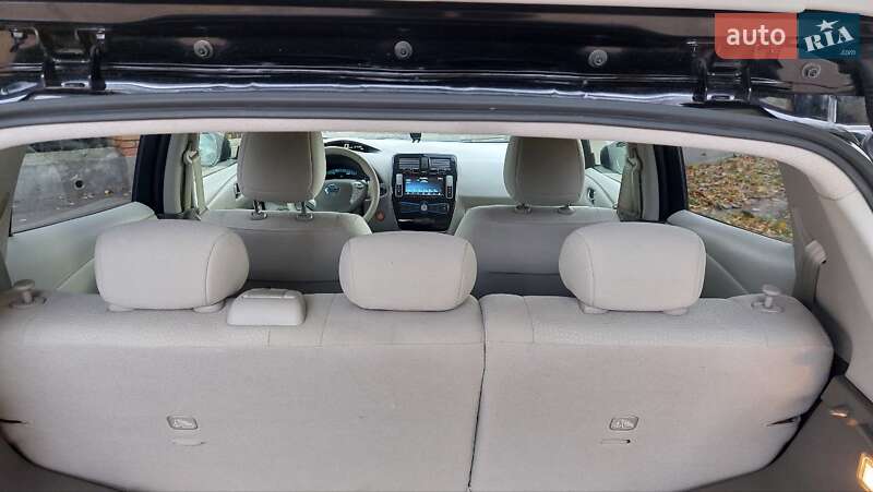 Хэтчбек Nissan Leaf 2017 в Киеве