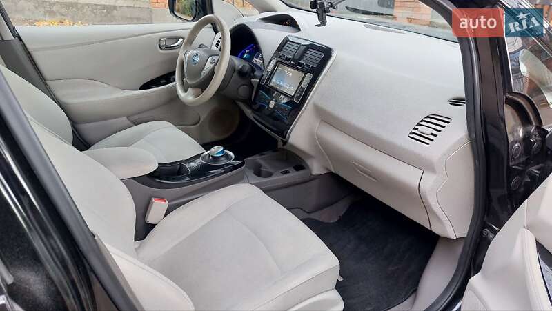 Хэтчбек Nissan Leaf 2017 в Киеве