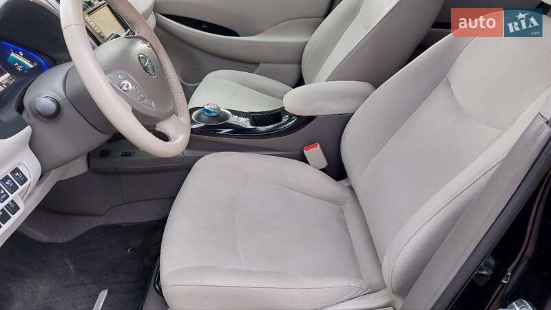 Хэтчбек Nissan Leaf 2017 в Киеве