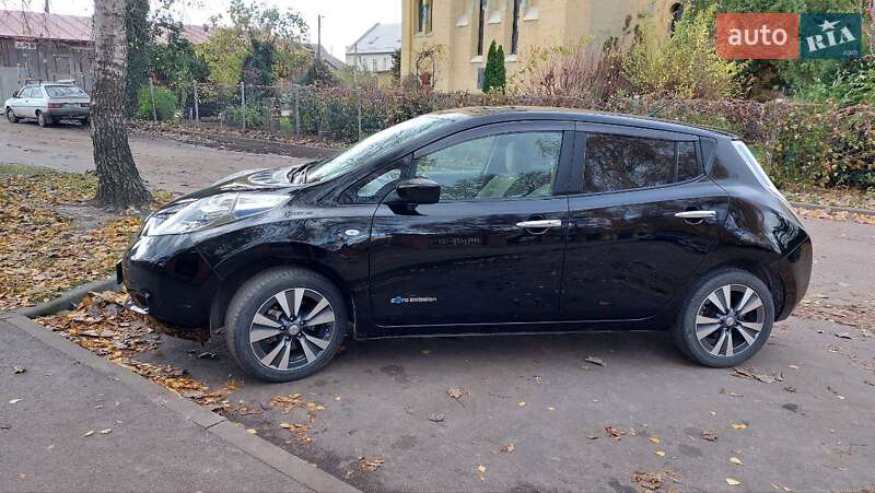 Хэтчбек Nissan Leaf 2017 в Киеве