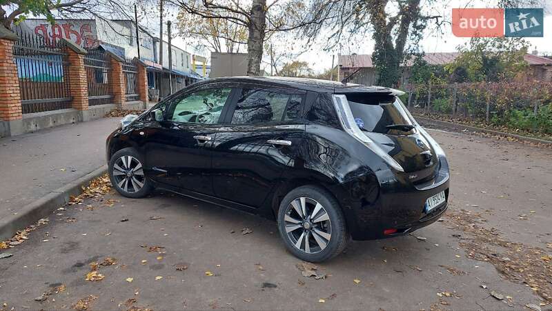 Хэтчбек Nissan Leaf 2017 в Киеве