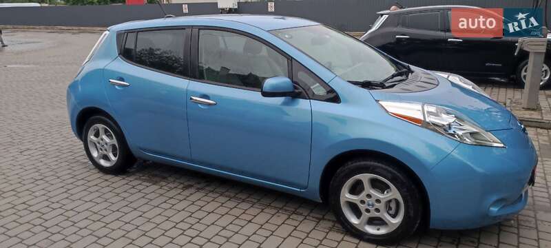 Хэтчбек Nissan Leaf 2013 в Ивано-Франковске фото Хэтчбек Nissan Leaf 2013 в Ивано-Франковске