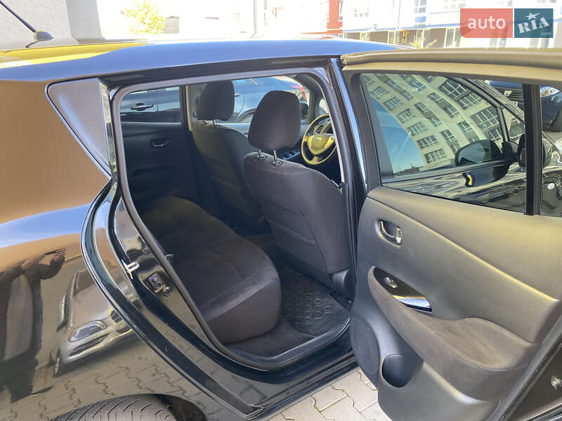 Хетчбек Nissan Leaf 2014 в Чернівцях