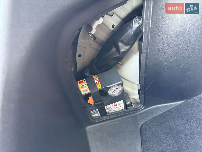 Хэтчбек Nissan Leaf 2014 в Ровно фото 25 Хэтчбек Nissan Leaf 2014 в Ровно