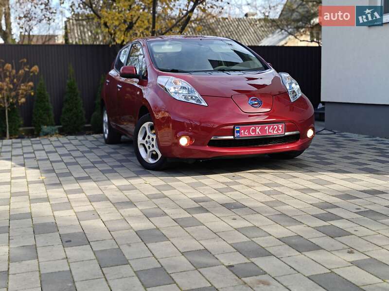 Хэтчбек Nissan Leaf 2012 в Ивано-Франковске