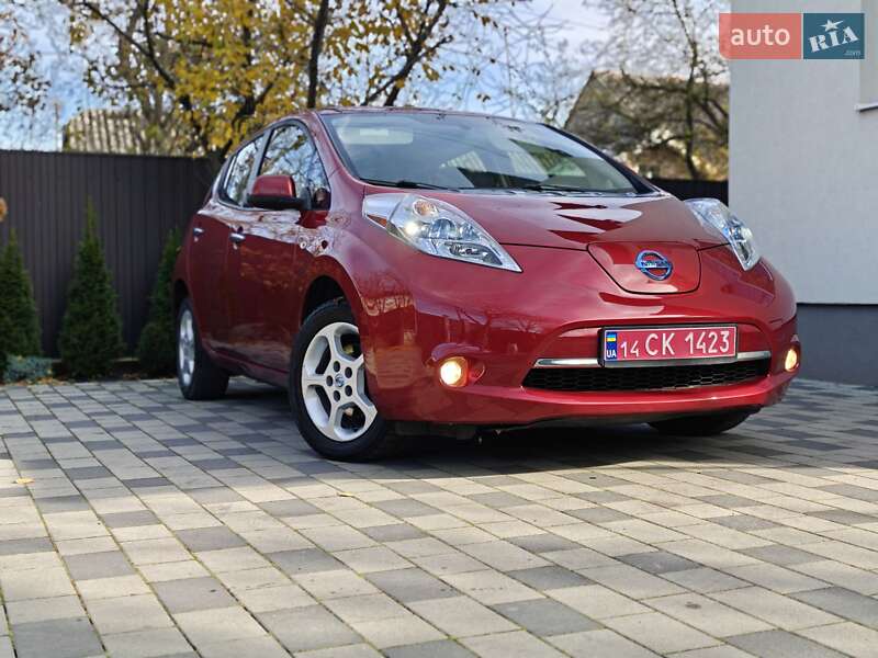 Хэтчбек Nissan Leaf 2012 в Ивано-Франковске