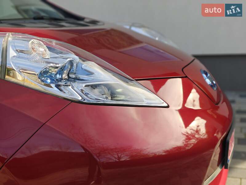 Хэтчбек Nissan Leaf 2012 в Ивано-Франковске