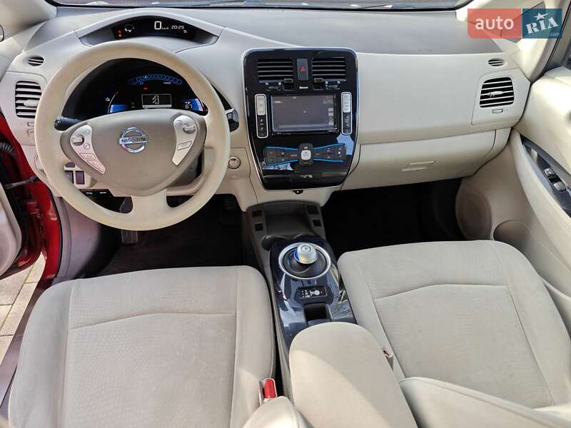 Хэтчбек Nissan Leaf 2012 в Ивано-Франковске