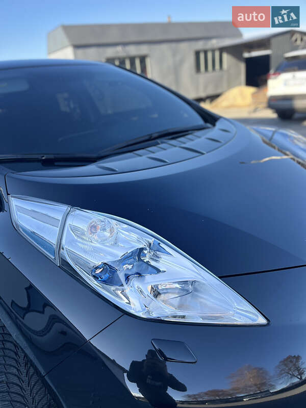 Хетчбек Nissan Leaf 2015 в Володимирі