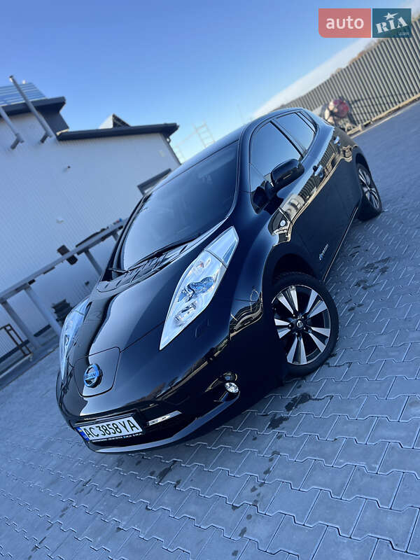 Хетчбек Nissan Leaf 2015 в Володимирі